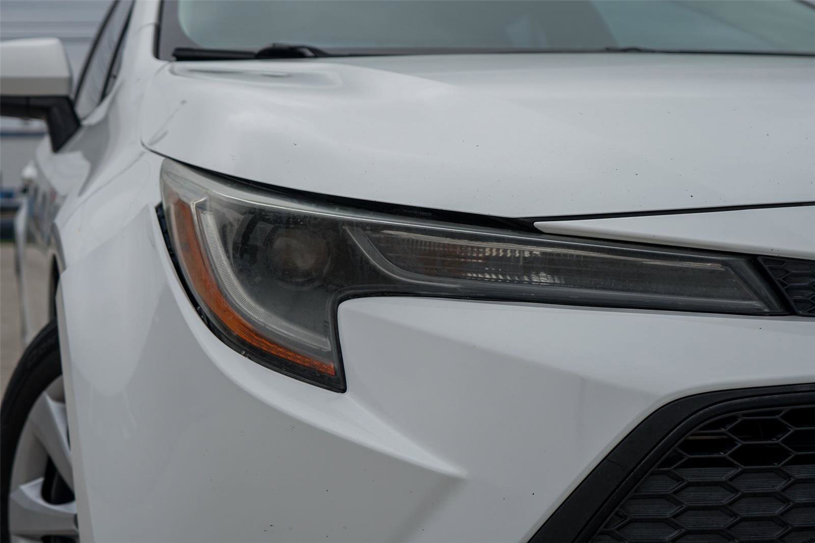 Used 2020 Toyota Corolla LE FWD image 3