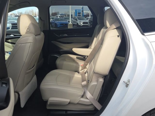 Used 2020 Buick Enclave Essence image 16