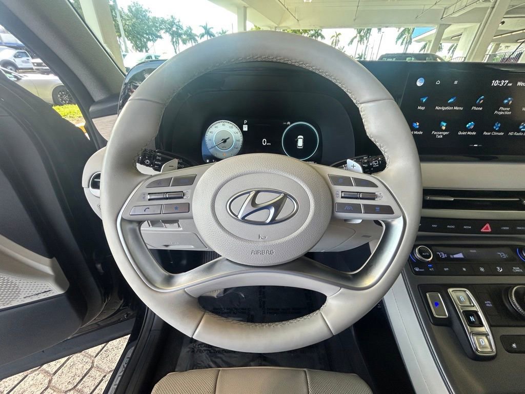 Used 2024 Hyundai Palisade Limited image 16