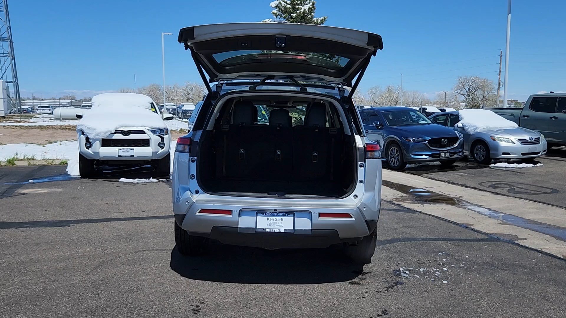 Used 2025 Nissan Pathfinder SL AWD/4WD image 19
