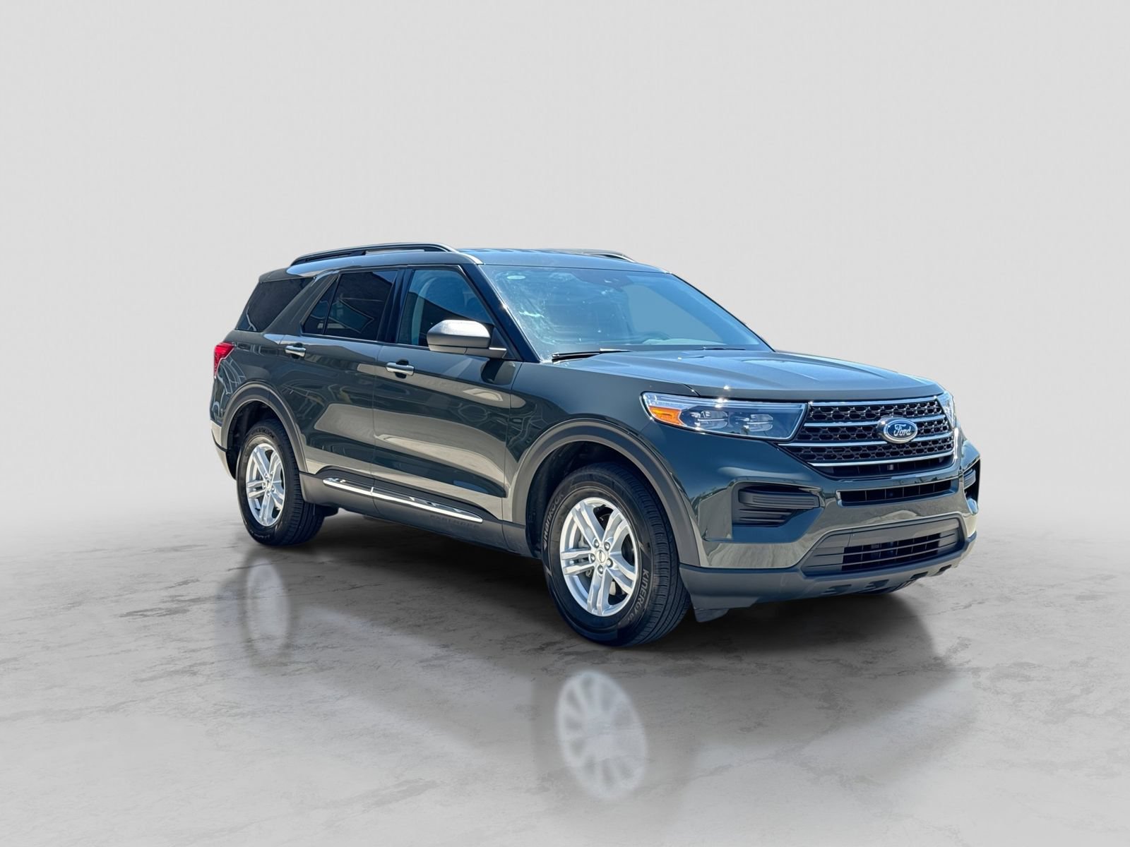 Certified 2024 Ford Explorer XLT AWD/4WD image 10
