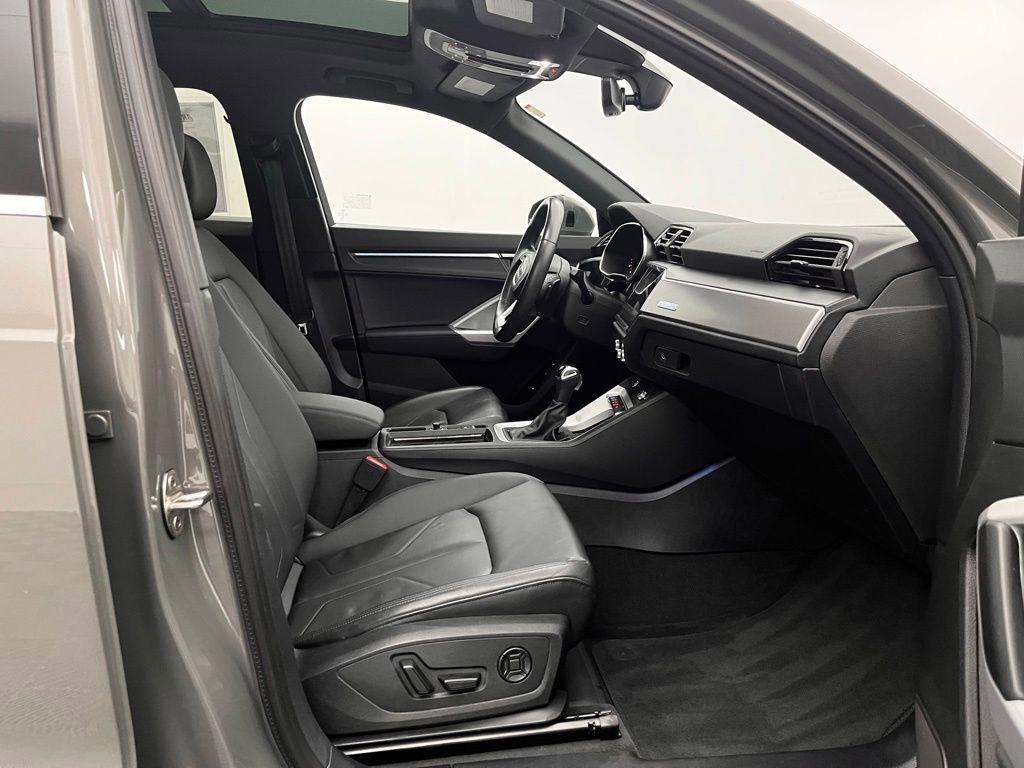 Used 2023 Audi Q3 2.0T Premium Plus w/ Premium Plus Package image 27