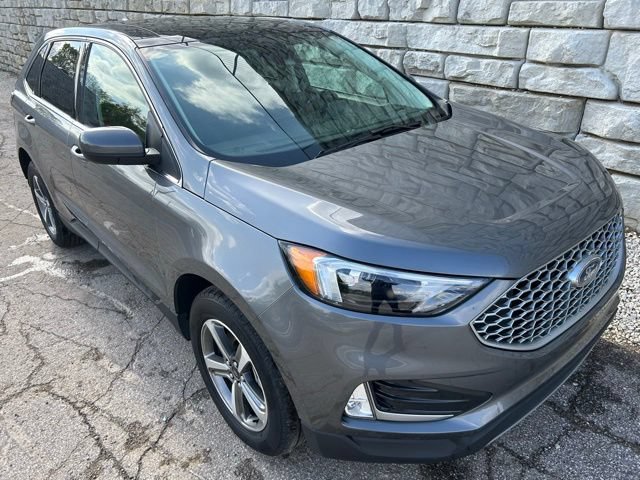 Certified 2023 Ford Edge SEL w/ Convenience Package AWD/4WD image 7