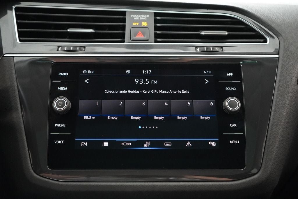 Used 2021 Volkswagen Tiguan SE w/ Panoramic Sunroof Package AWD/4WD image 17