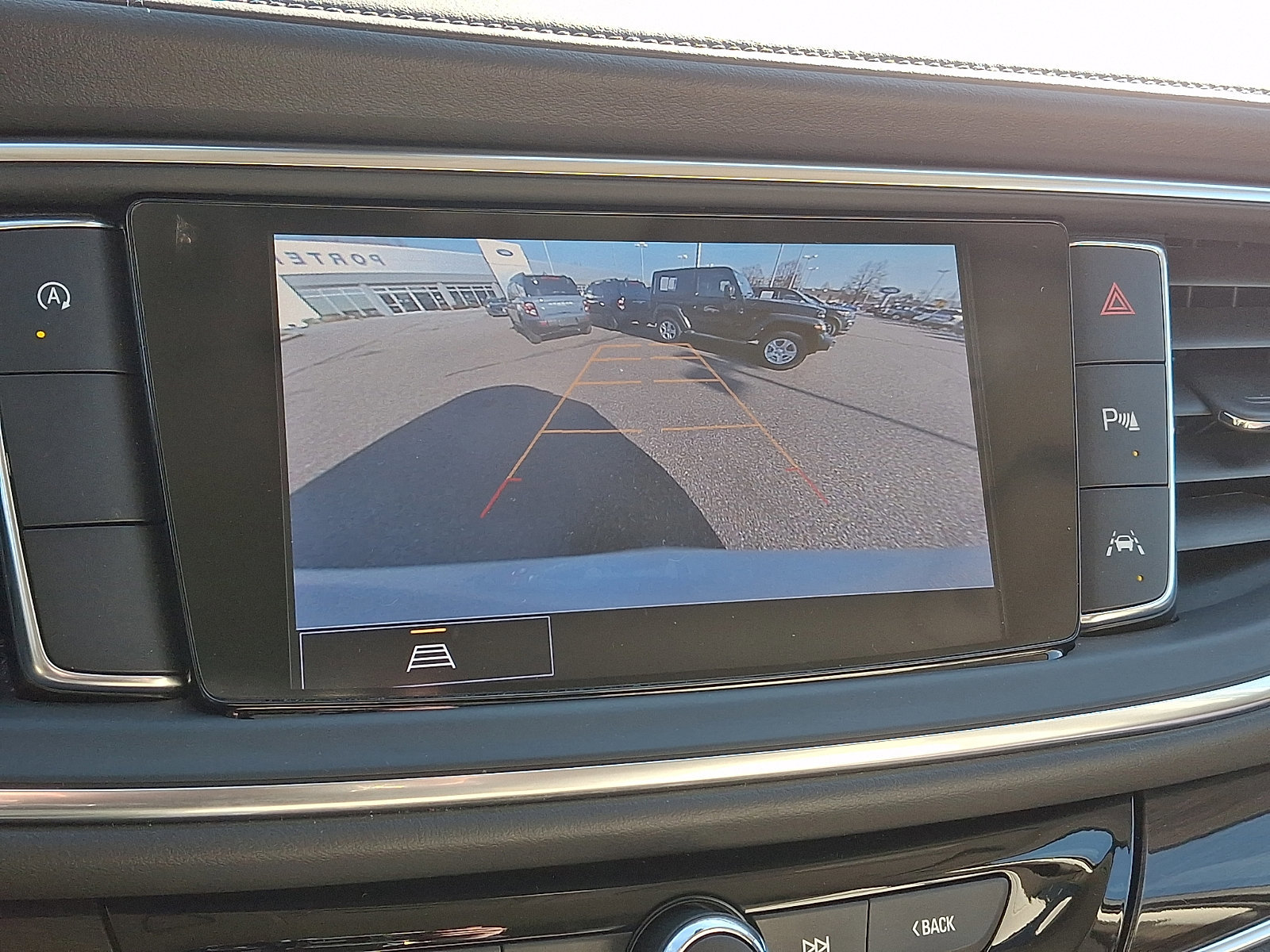 Used 2023 Buick Enclave Essence image 24