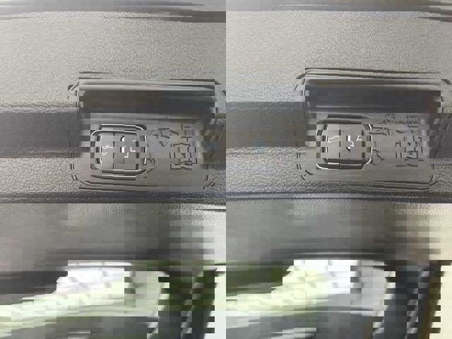 Certified 2020 Ford Explorer XLT w/ Equipment Group 202A image 38