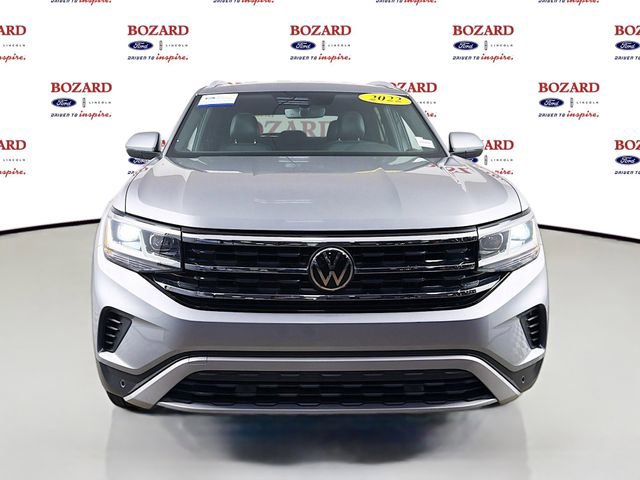 Used 2022 Volkswagen Atlas Cross Sport SE FWD image 2