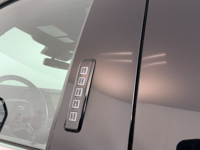 Certified 2024 Ford F350 Platinum w/ FX4 Off-Road Package AWD/4WD image 13