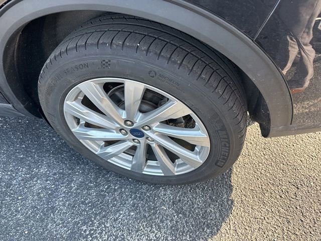 Certified 2021 Ford Escape Titanium w/ Titanium Elite Package image 9