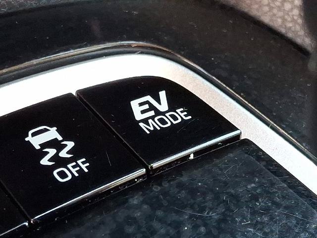 Used 2025 Toyota Corolla LE FWD image 24