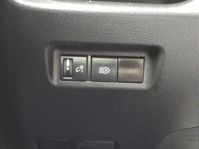 Used 2021 Toyota RAV4 LE AWD/4WD image 21