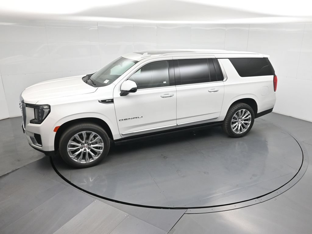 Used 2023 GMC Yukon XL Denali AWD/4WD image 43