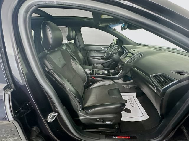 Certified 2019 Ford Edge ST w/ Cold Weather Package AWD/4WD image 33