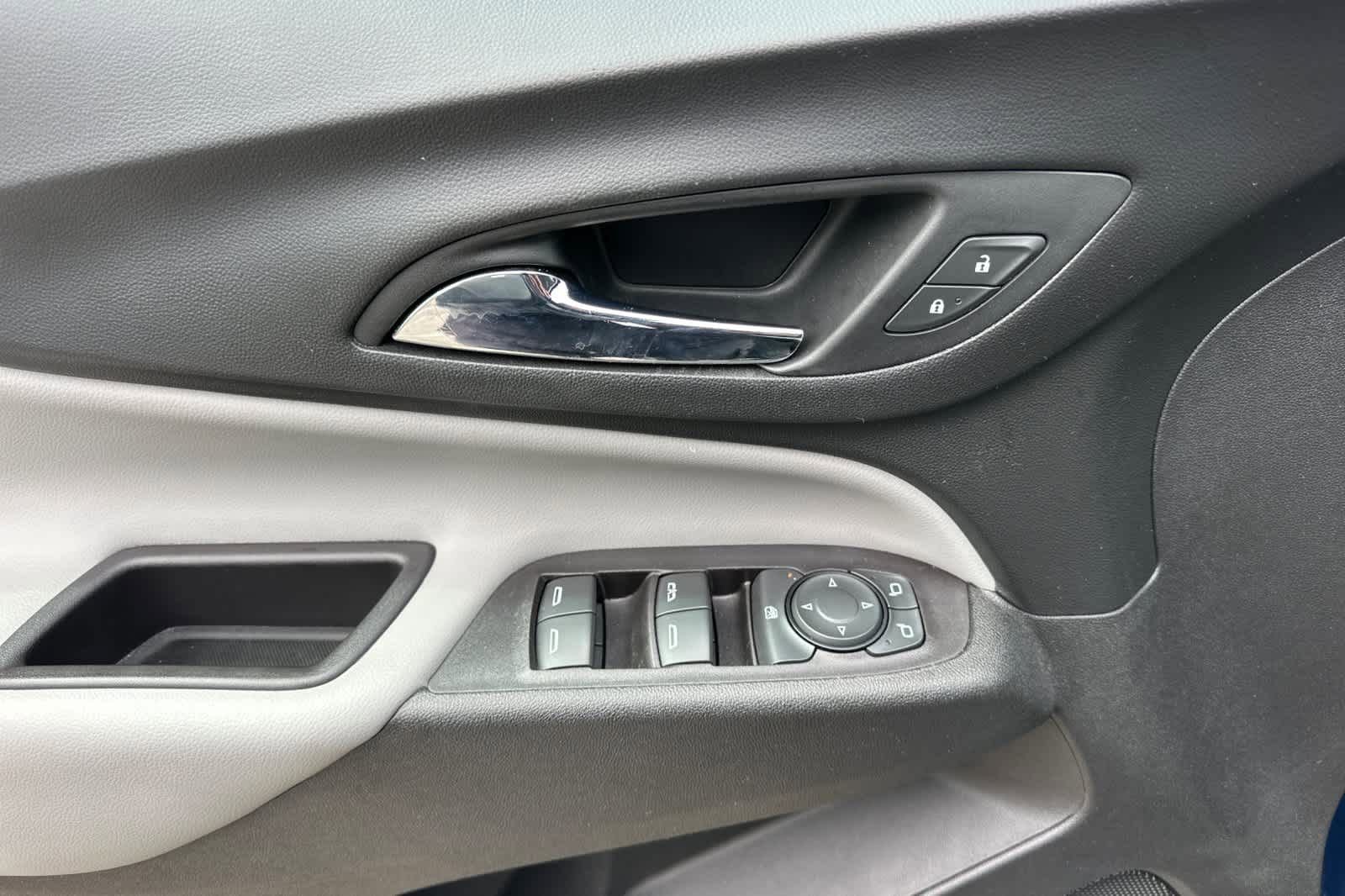 Used 2021 Chevrolet Equinox LT w/ LPO, Floor Liner Package FWD image 12