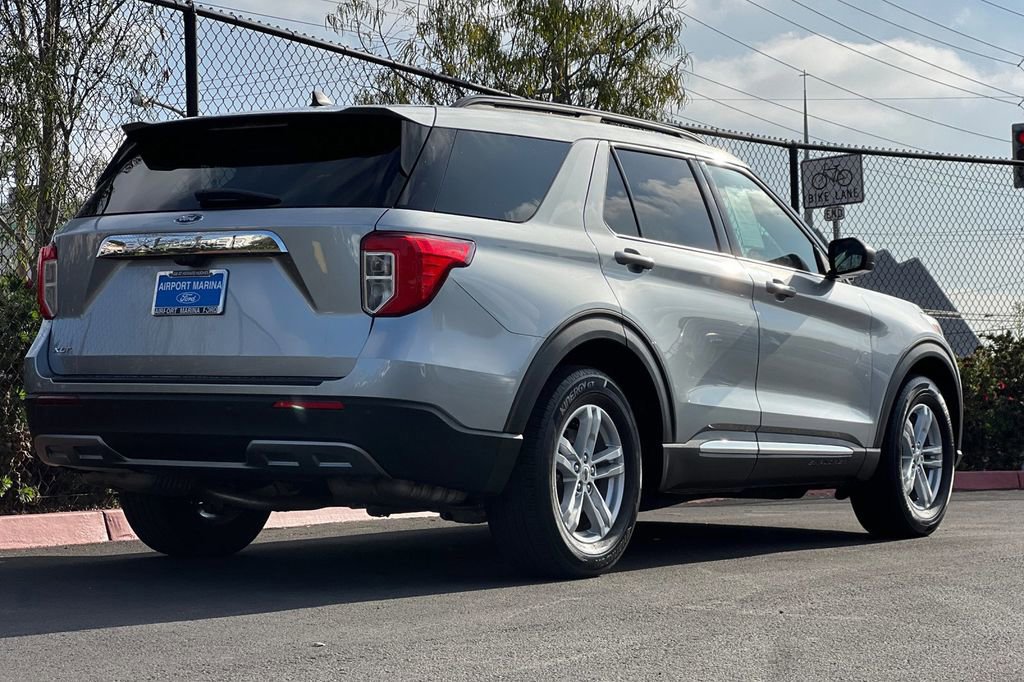 Certified 2022 Ford Explorer XLT w/ Equipment Group 202A image 4