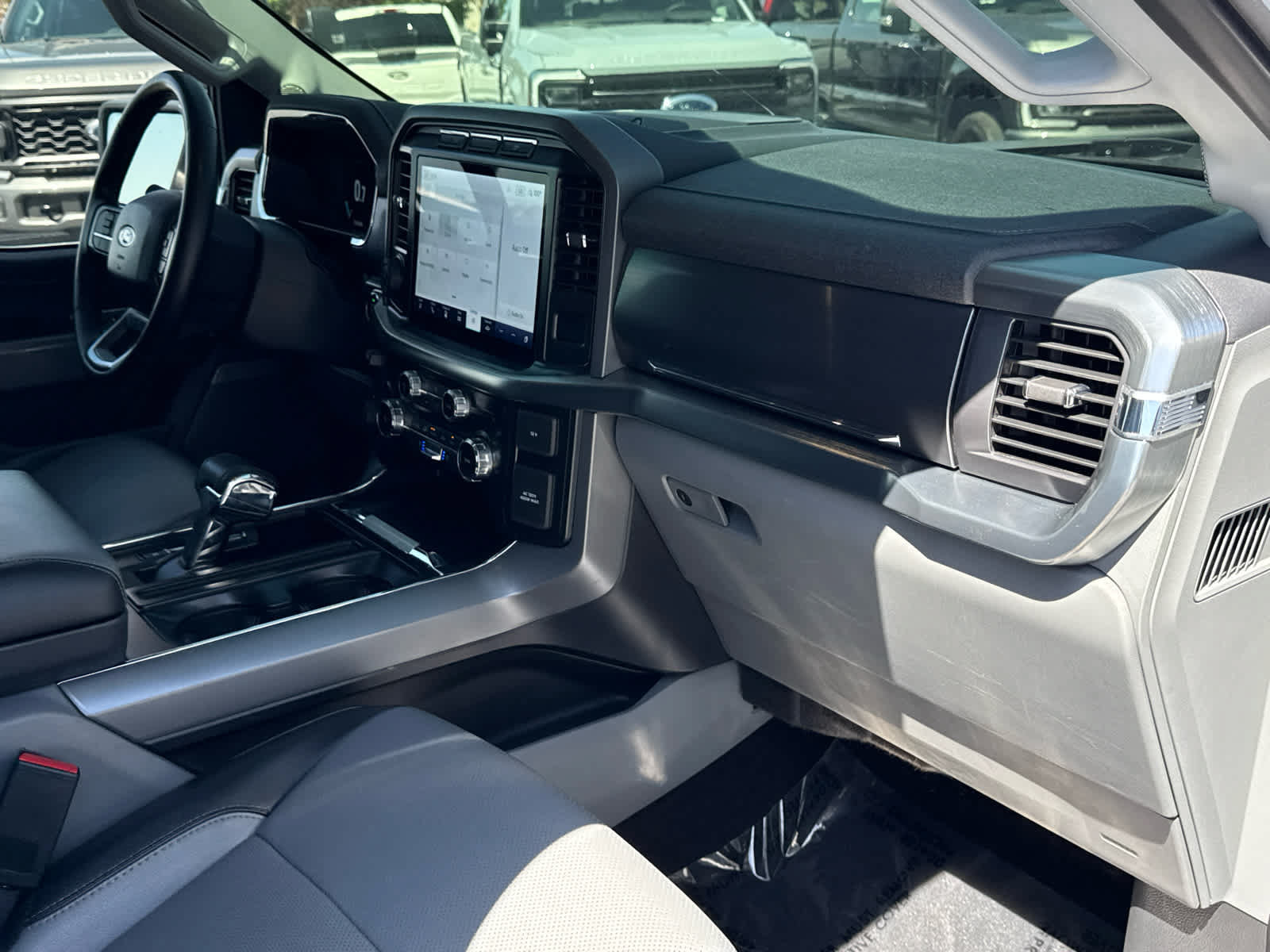 Certified 2022 Ford F150 Lariat w/ Max Trailer Tow Package AWD/4WD image 17