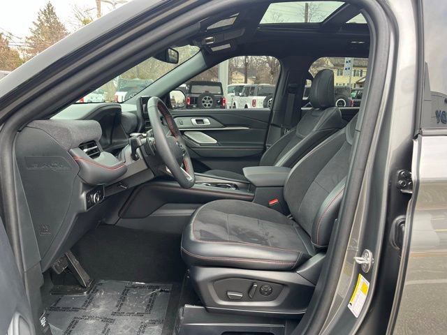 Certified 2025 Ford Explorer ST w/ Sun And Sound Package image 33