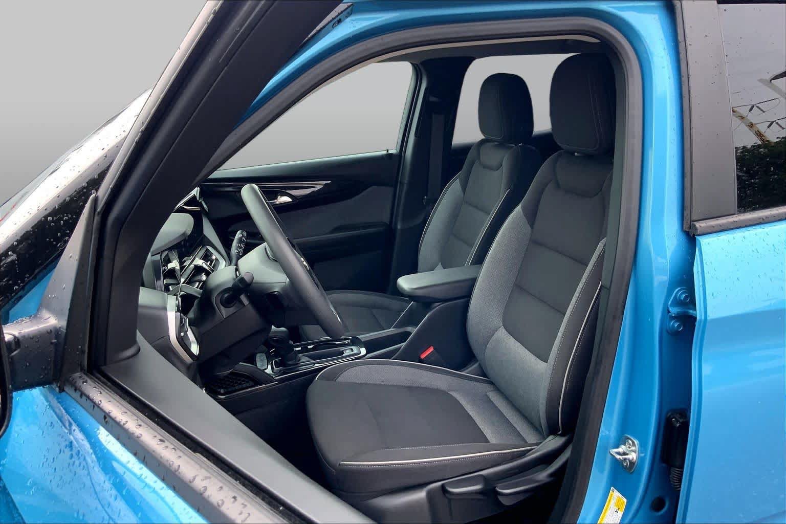Used 2025 Chevrolet TrailBlazer LT FWD image 8