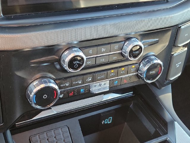 Certified 2023 Ford F250 Platinum w/ Tremor Off-Road Package AWD/4WD image 23
