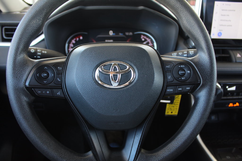 Used 2025 Toyota RAV4 LE AWD/4WD image 21