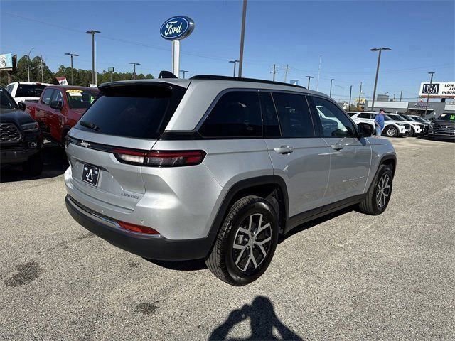 Used 2024 Jeep Grand Cherokee Limited image 3