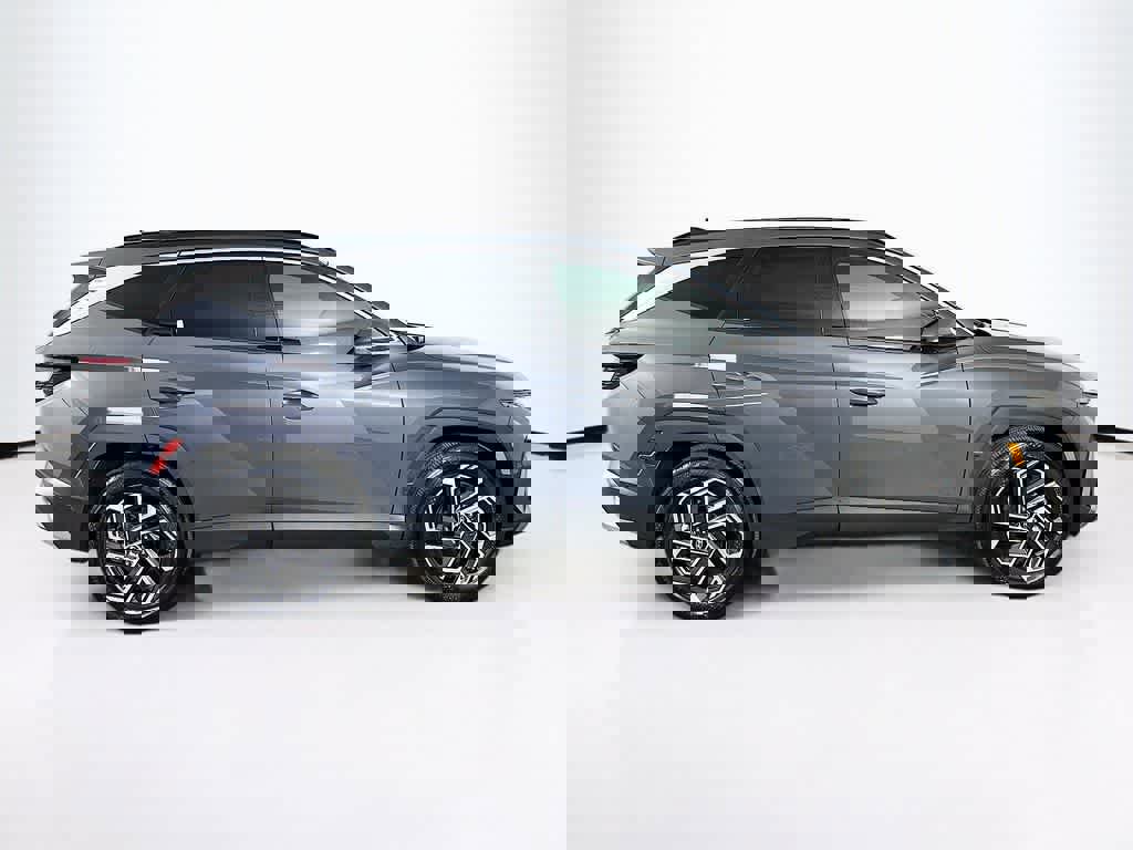 Used 2025 Hyundai Tucson Limited image 6