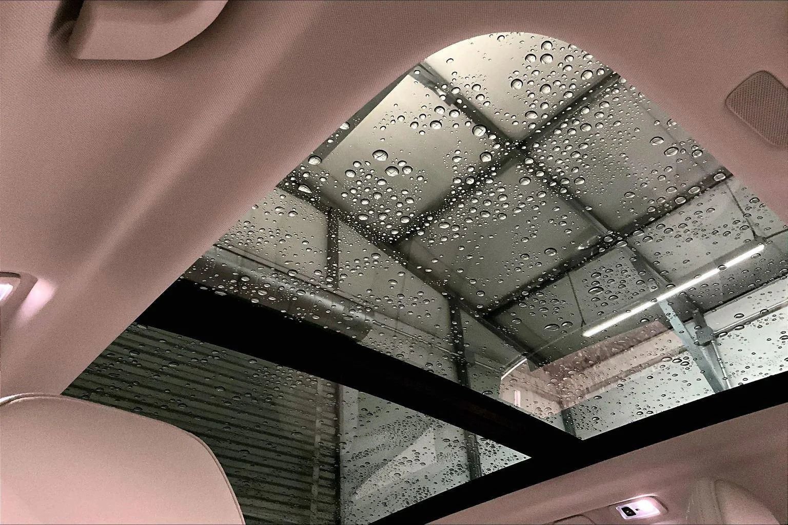 Used 2021 Volvo XC60 T5 Momentum w/ Premium Package image 21