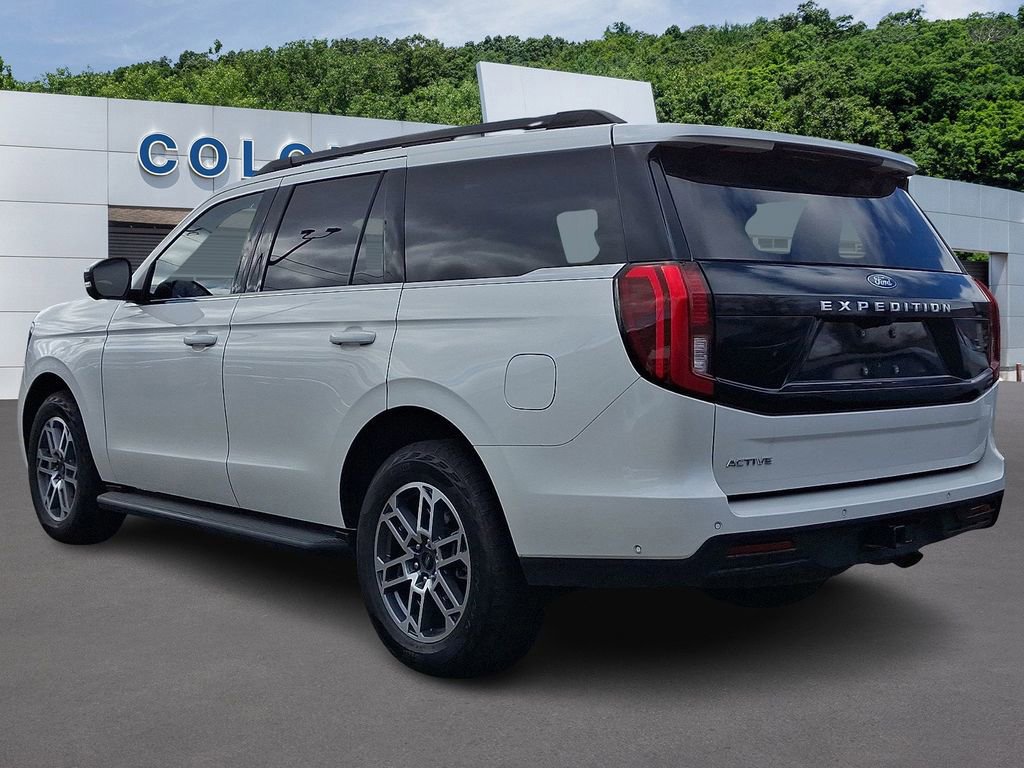 Certified 2025 Ford Expedition Active image 2
