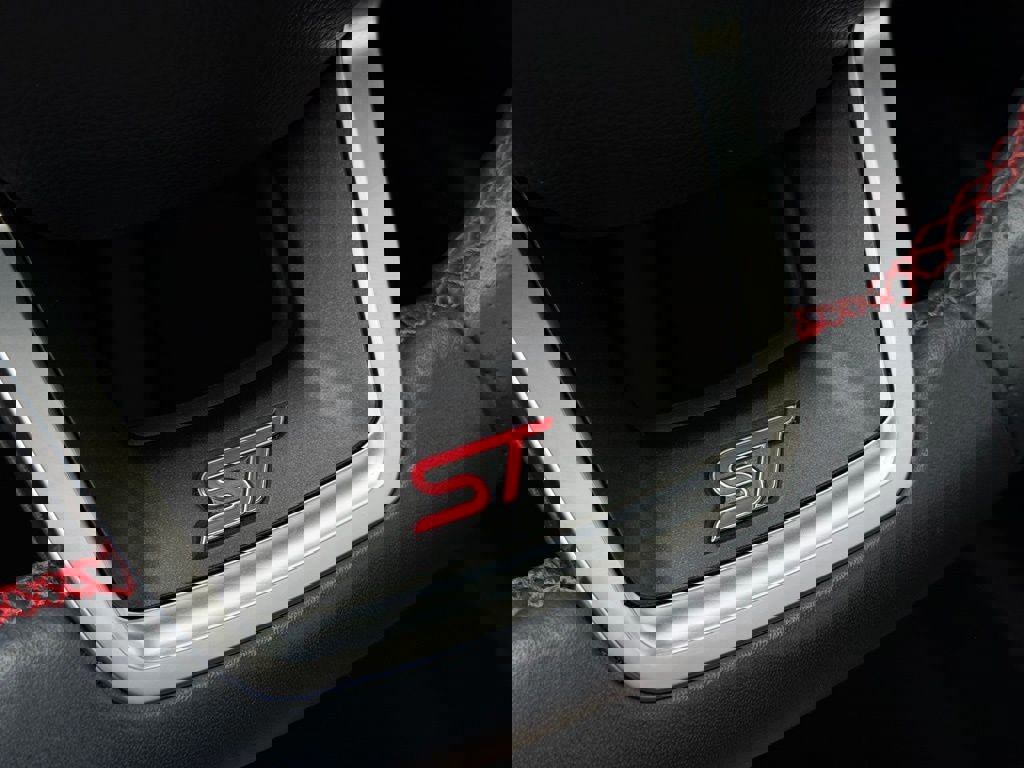 Certified 2025 Ford Explorer ST image 37