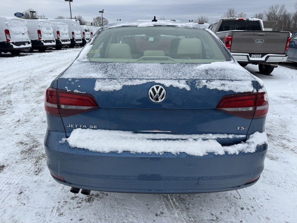 Used 2018 Volkswagen Jetta SE image 4