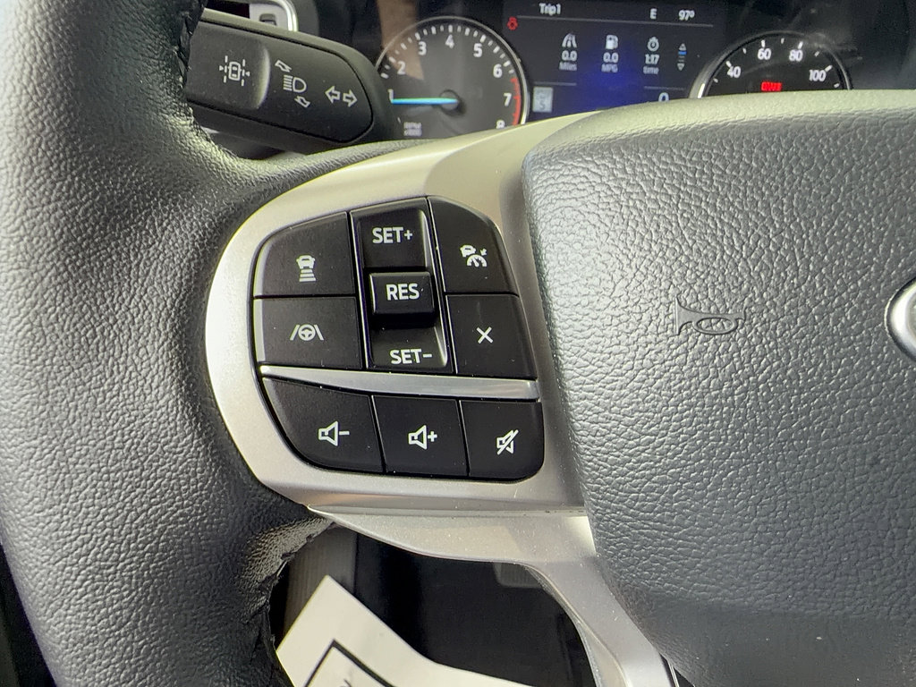 Certified 2023 Ford Explorer XLT w/ Equipment Group 202A AWD/4WD image 28