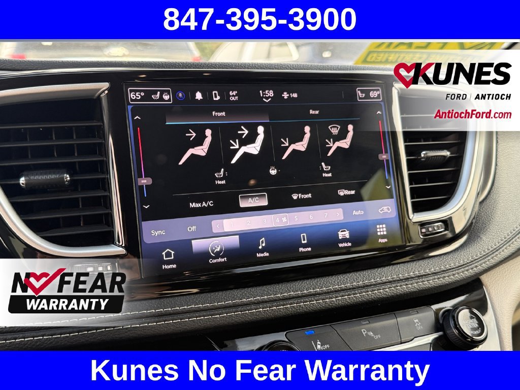 Used 2023 Chrysler Pacifica Touring-L FWD image 31