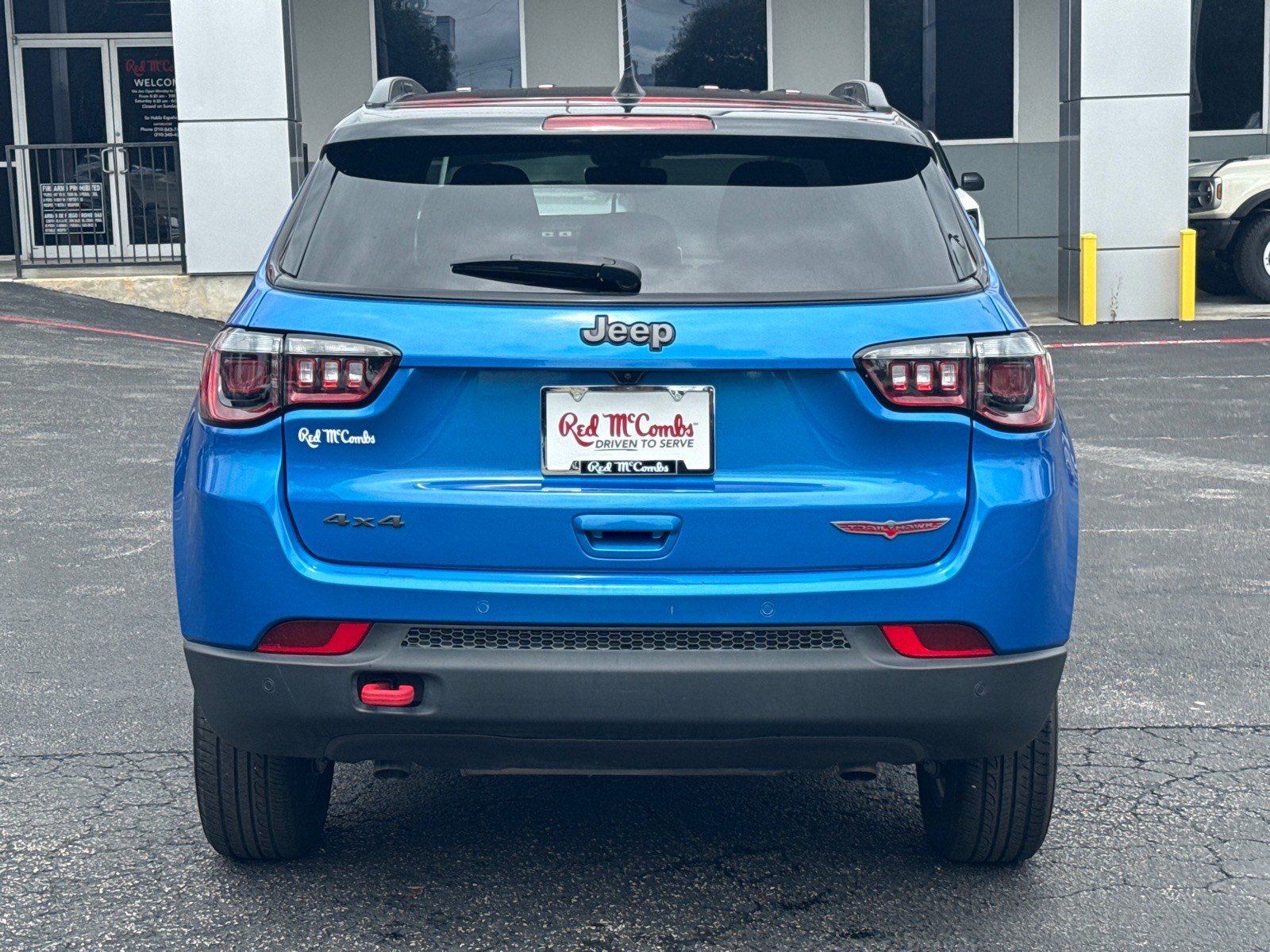Used 2025 Jeep Compass Trailhawk AWD/4WD image 7