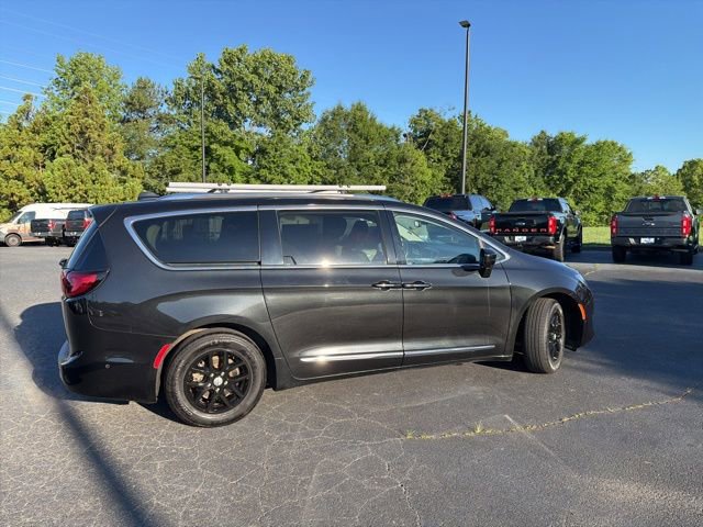 Used 2020 Chrysler Pacifica Touring-L w/ Advanced Safetytec Group FWD image 14