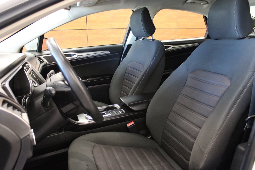 Certified 2020 Ford Fusion SE FWD image 15