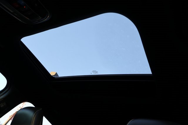 Used 2025 Jeep Grand Cherokee L Laredo image 5