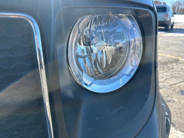 Used 2020 Jeep Renegade Latitude w/ Cold Weather Group image 11