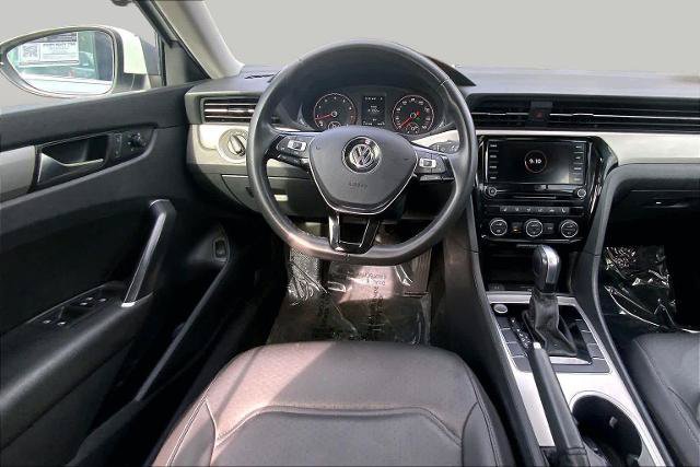 Used 2021 Volkswagen Passat 2.0T SE FWD image 6