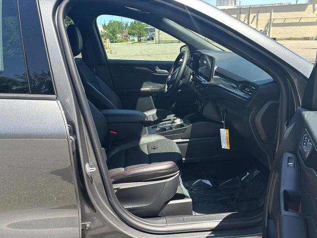 Certified 2025 Ford Escape ST-Line w/ Equipment Group 301A image 31