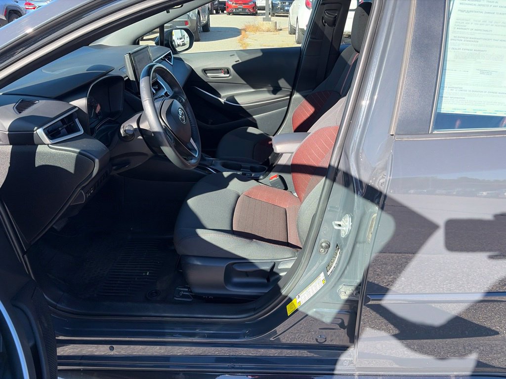 Used 2024 Toyota Corolla SE w/ SE Premium Package FWD image 9