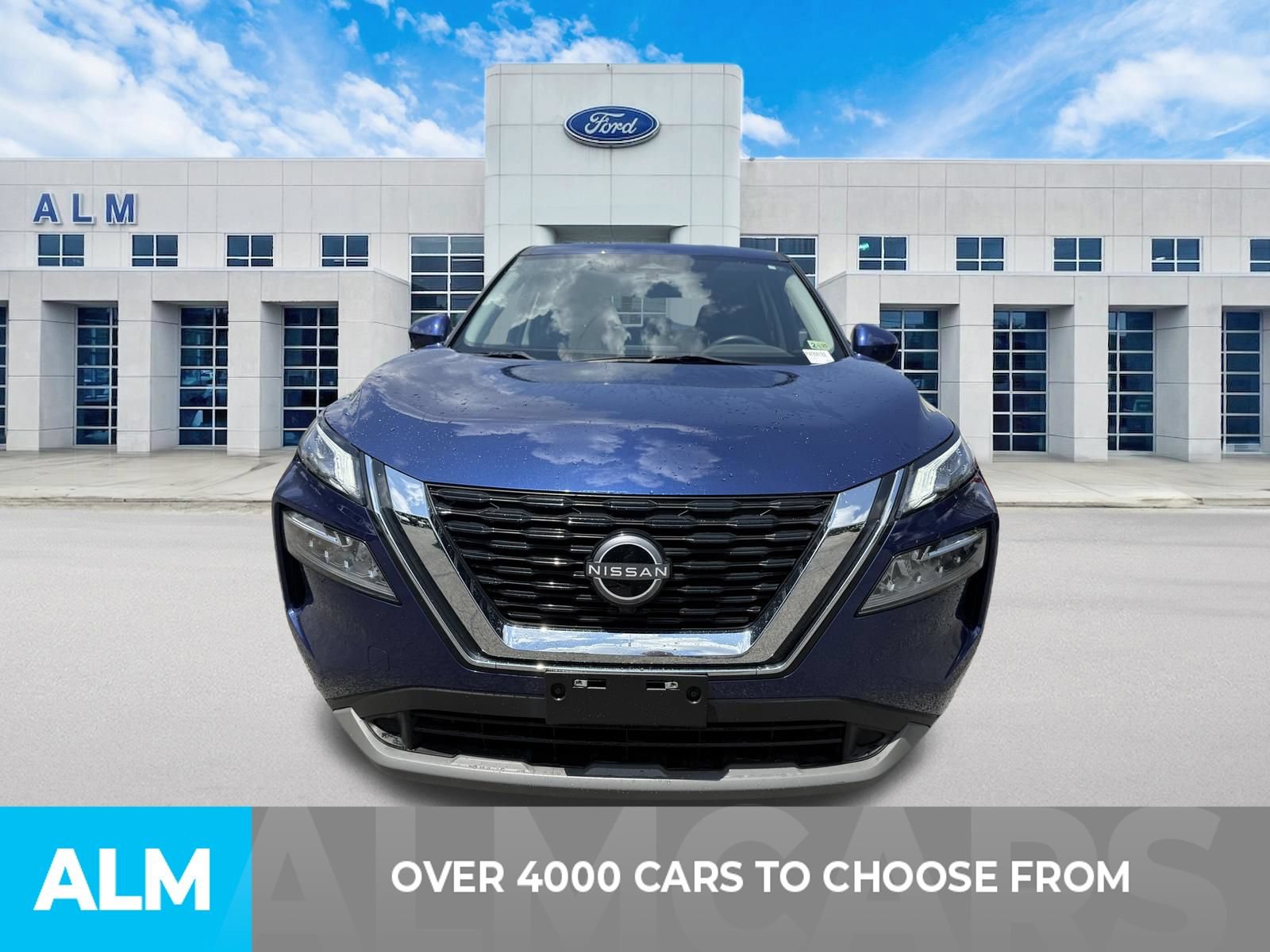 Used 2023 Nissan Rogue SV AWD/4WD image 2