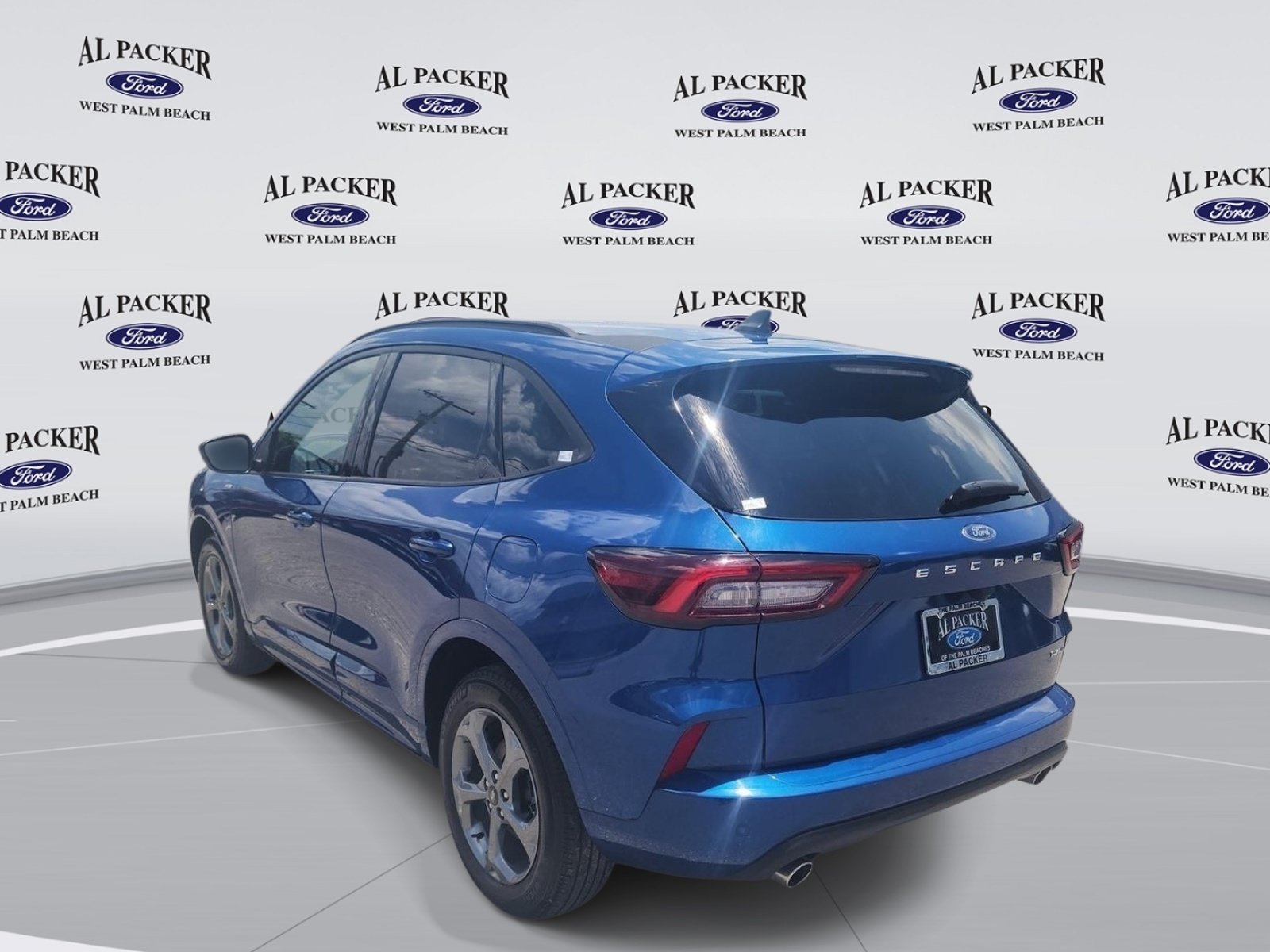 Certified 2023 Ford Escape ST-Line w/ Tech Pack #1 AWD/4WD image 3