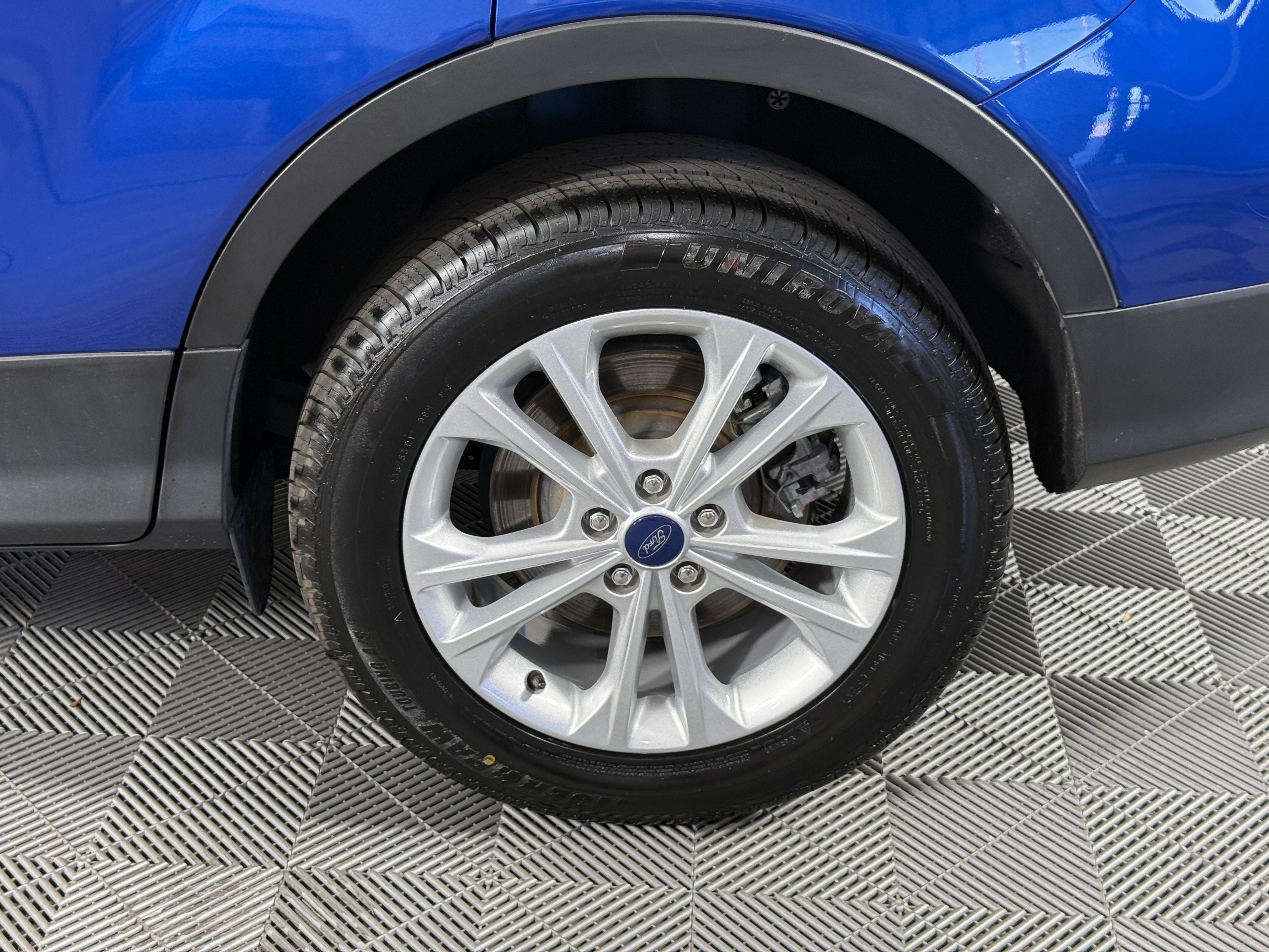 Certified 2019 Ford Escape SEL FWD image 29