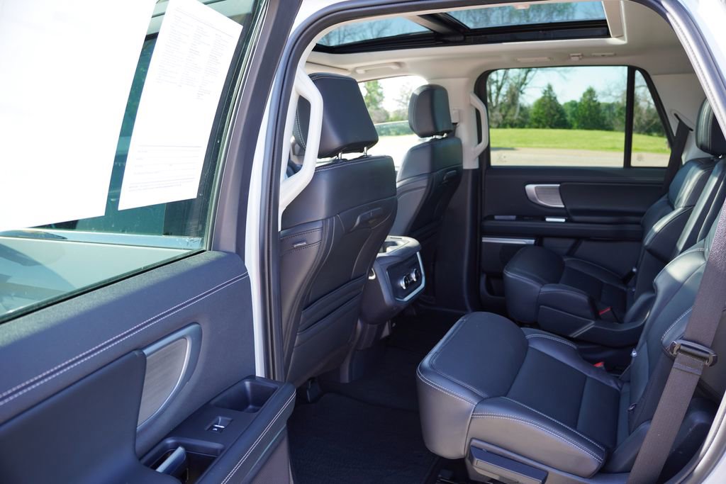 Certified 2025 Ford Expedition Platinum AWD/4WD image 17