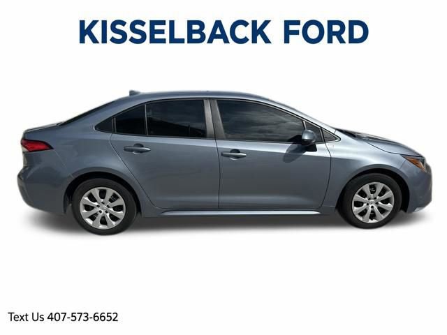 Used 2023 Toyota Corolla LE FWD image 2