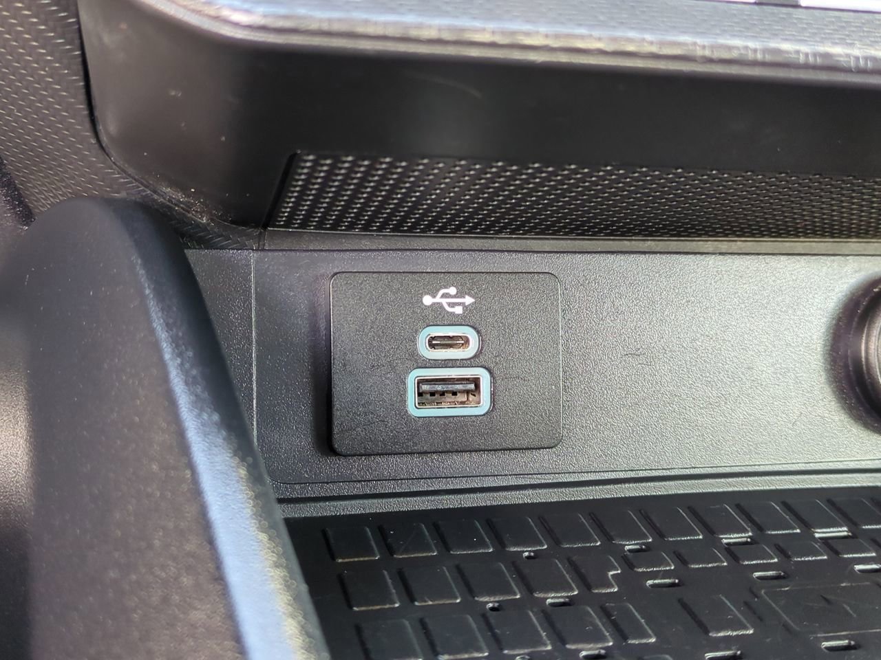 Certified 2024 Ford Mustang Premium image 21