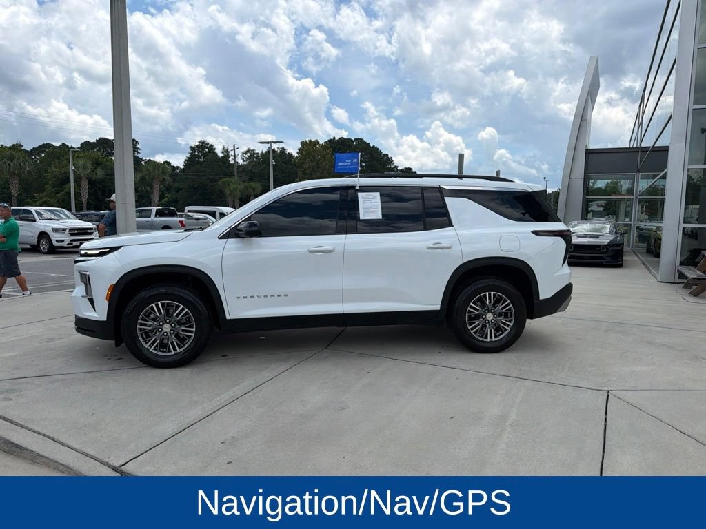 Used 2025 Chevrolet Traverse LT w/ Driver Confidence Package FWD image 5