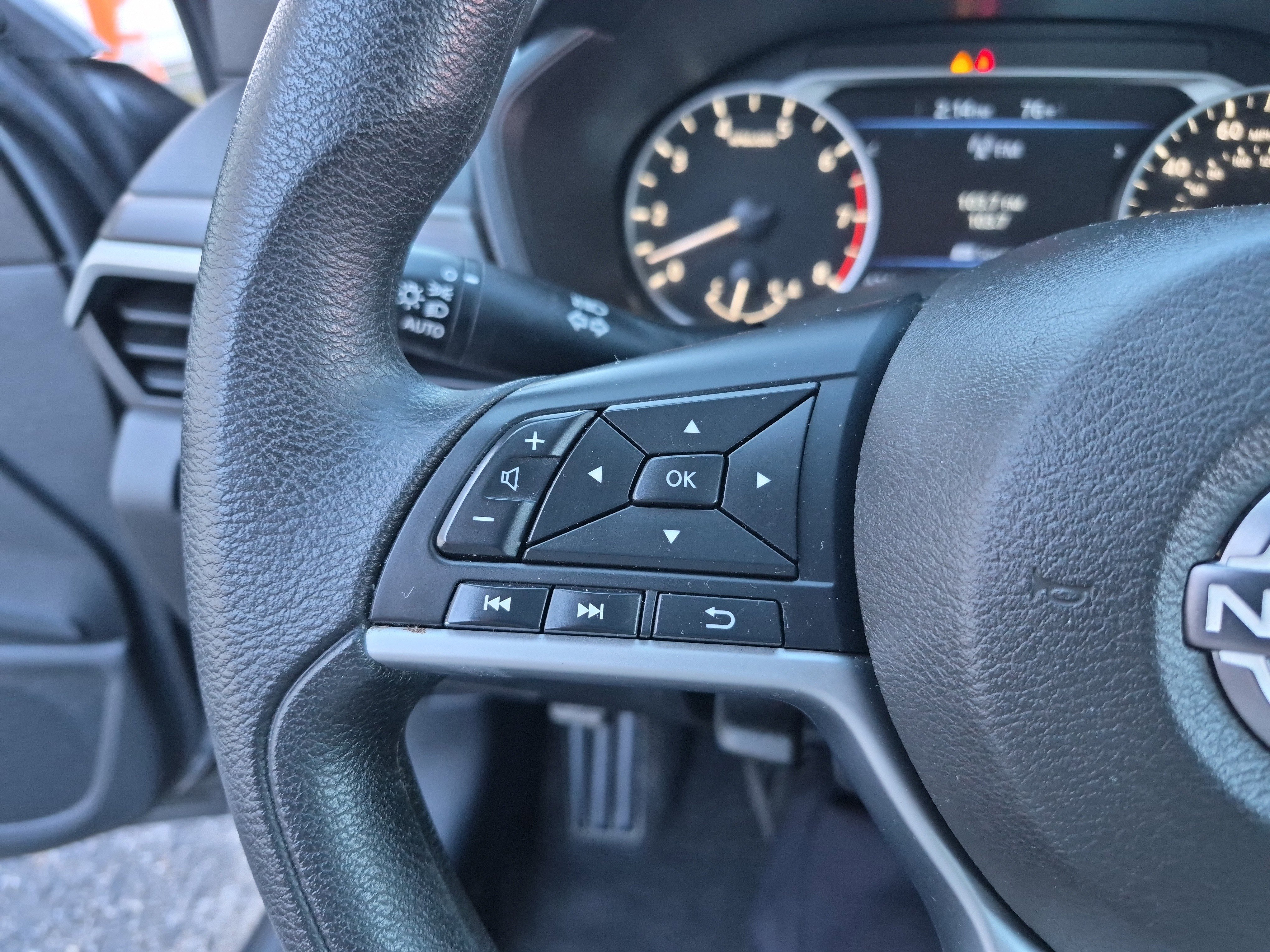 Used 2024 Nissan Altima 2.5 SV image 23