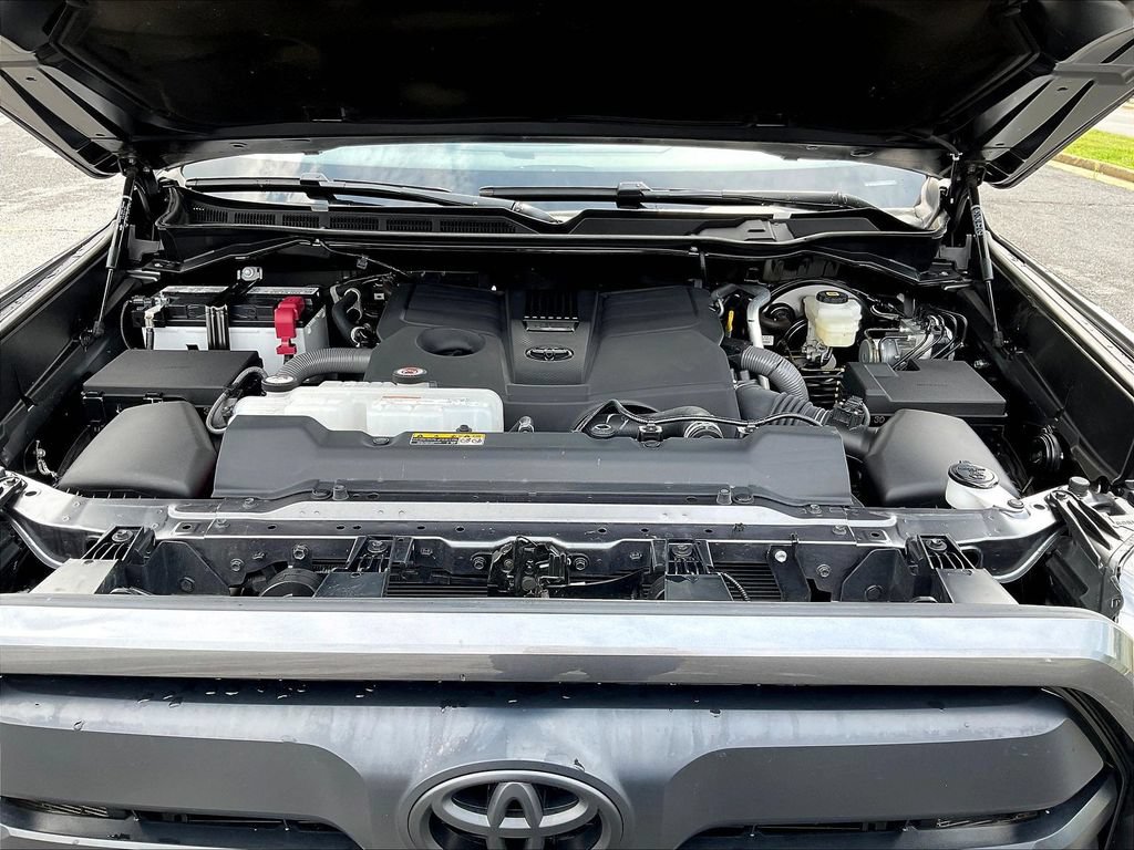 Used 2025 Toyota Tundra SR5 AWD/4WD image 31