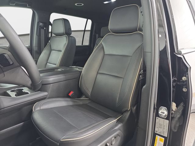 Used 2024 GMC Yukon XL SLT w/ SLT Luxury Package AWD/4WD image 14